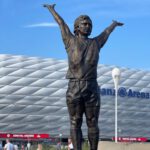 Gerd Müller Denkmal vor der Allianz Arena